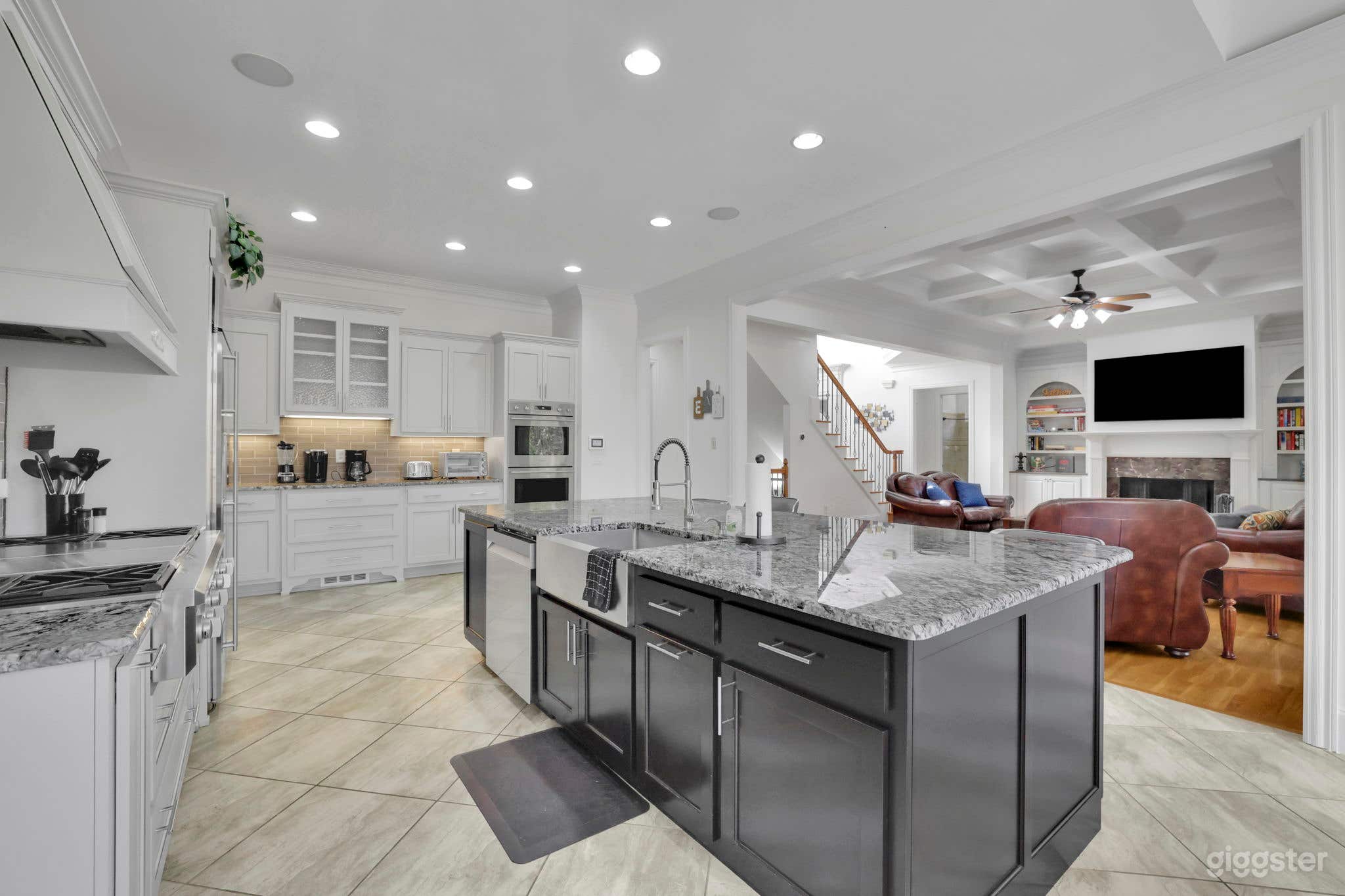 Kitchen &amp; Living Room