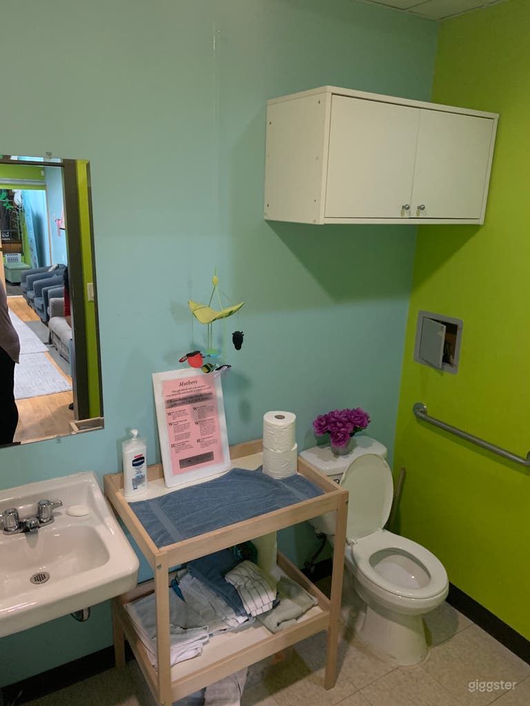  Cozy living-room-style office with comfy couches & carpets 