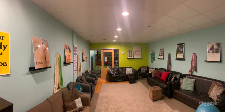  Cozy living-room-style office with comfy couches & carpets 