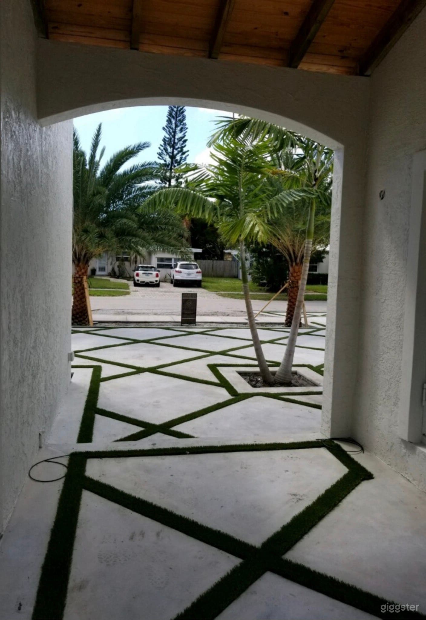 Spanish Style Home Designed to Inspire Photo 4