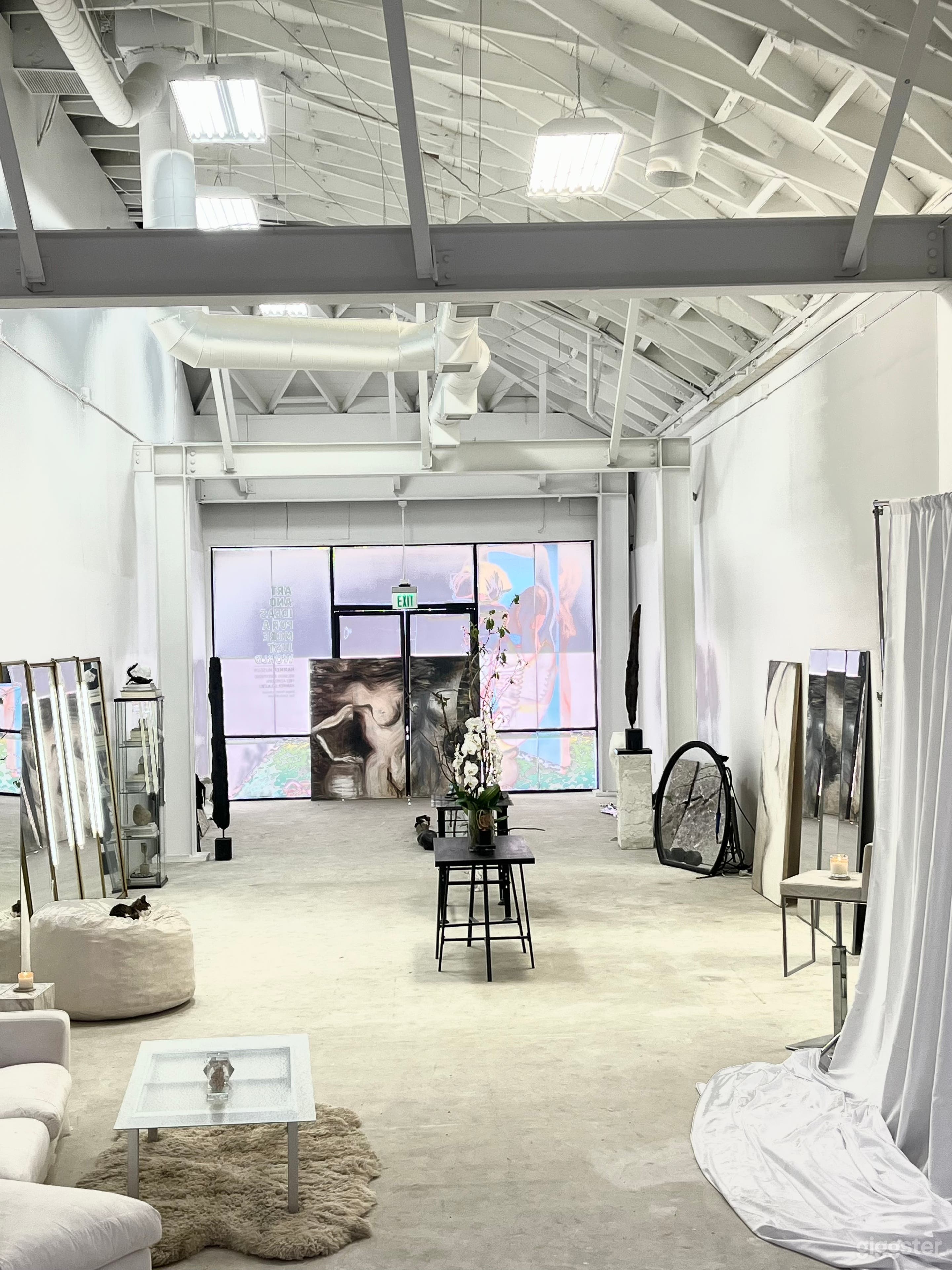 Modern Minimal Art/Photo Studio in Prime Westwood Photo 3