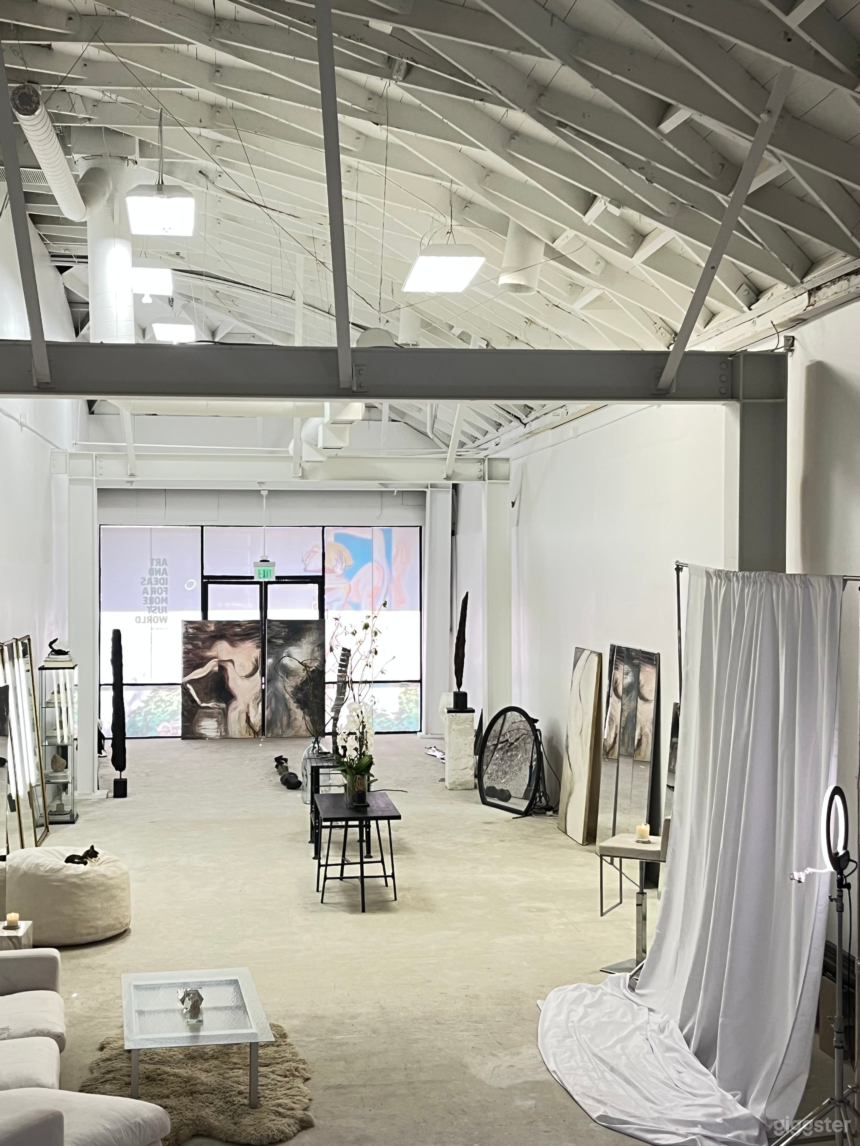 Modern Minimal Art/Photo Studio in Prime Westwood Photo 4