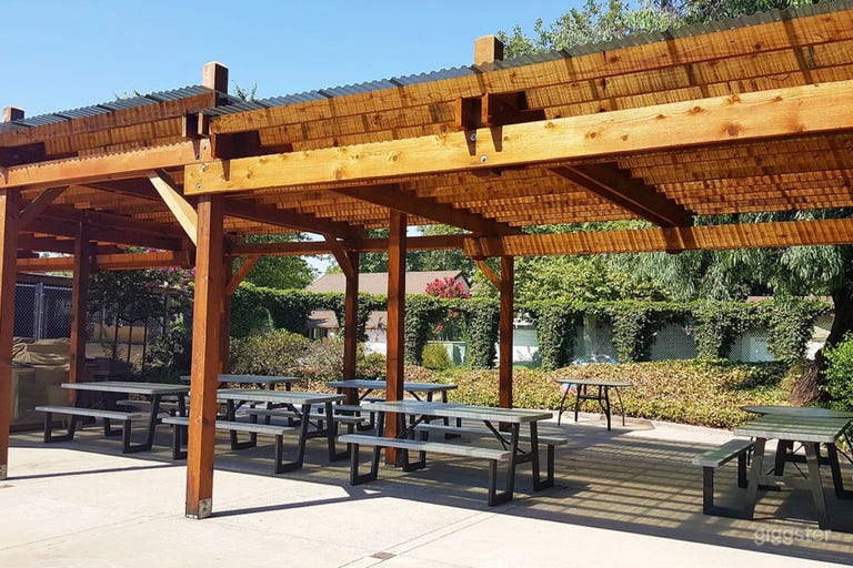  Glamorous Pool Clubhouse Venue 