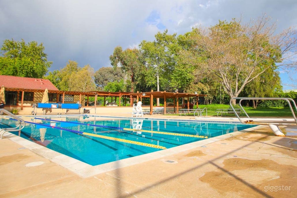 Glamorous Pool Clubhouse Venue Photo 1