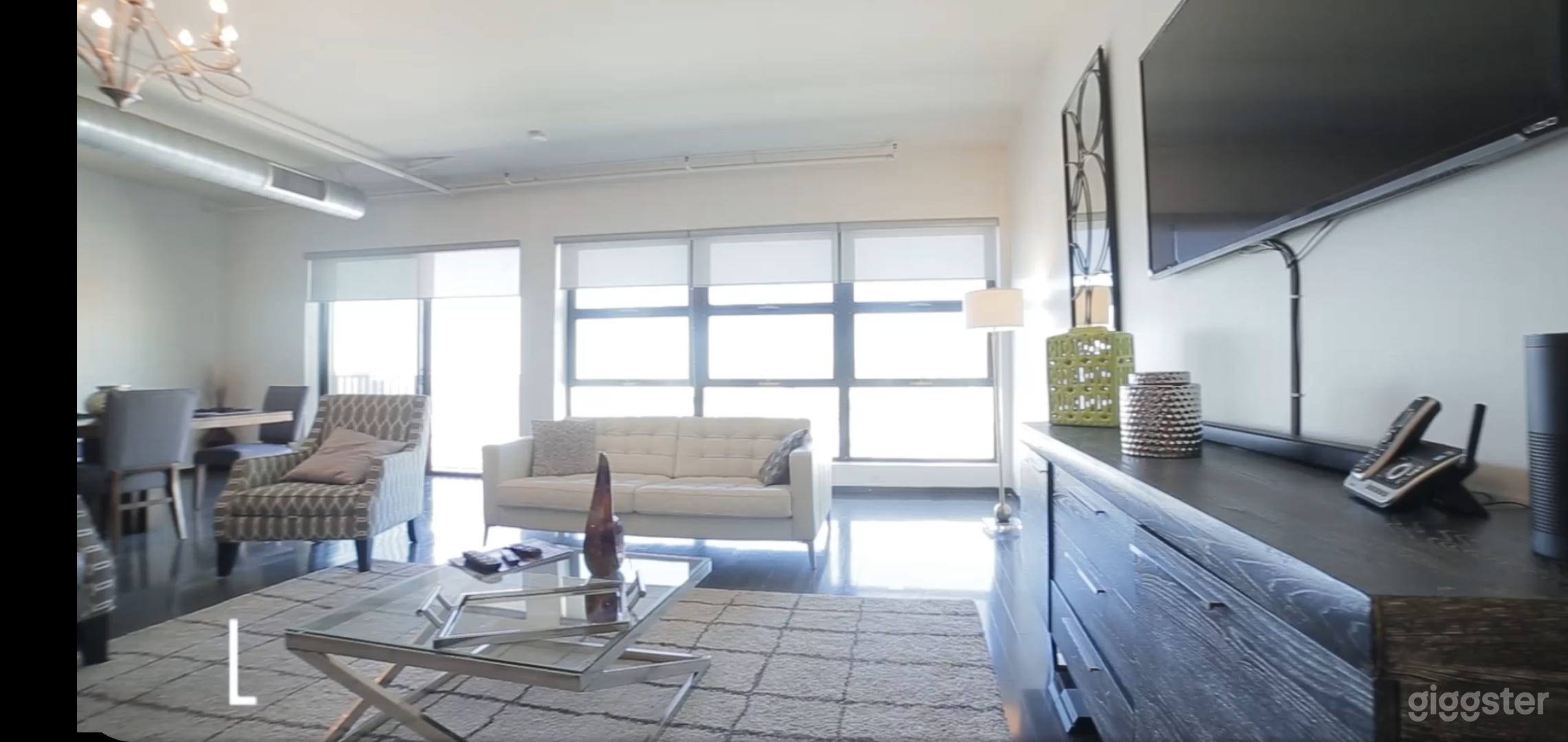 Open plan 2000 sq ft Penthouse loft with floor-to-ceiling windows and breathtaking  panoramic city skyline views