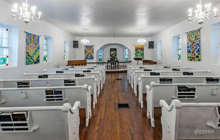  This adorable white inside features a center aisle and a white and grey decor that will work well with anything you would like to add!  