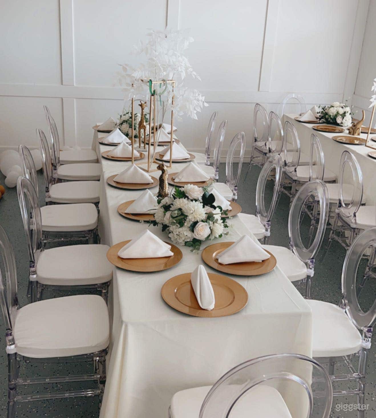 2400 SQFT White Room Photo 4