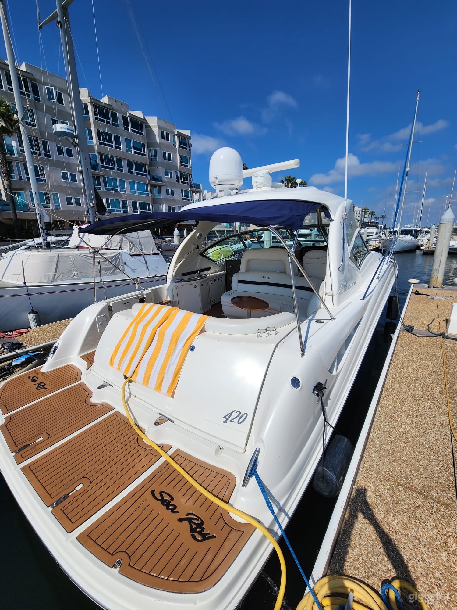 Luxury Yacht for Photoshoots, Proposals & Cruises Photo 3