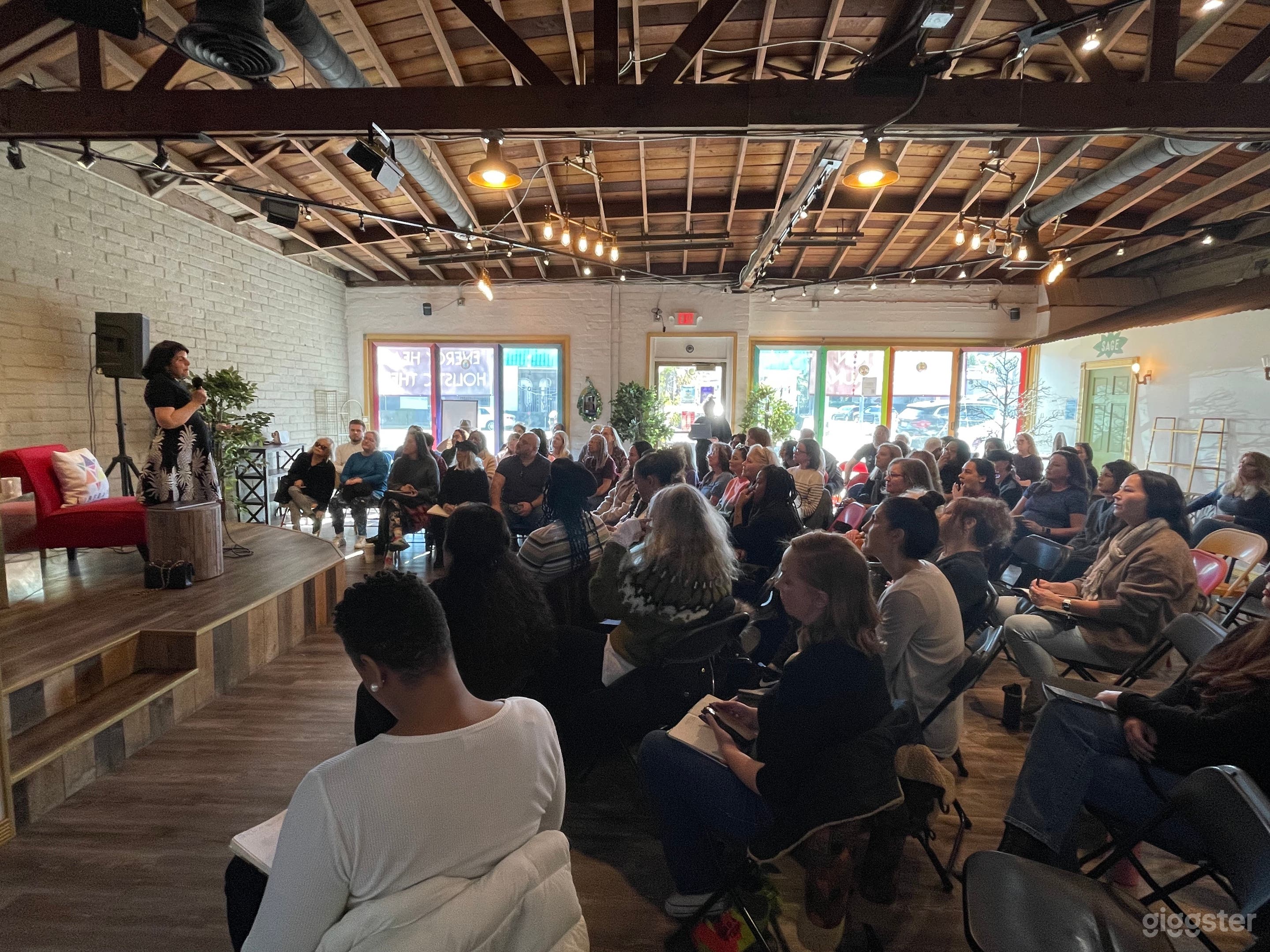 Sherman Oaks Indoor &amp; Outdoor Spacious Event Space Photo 1