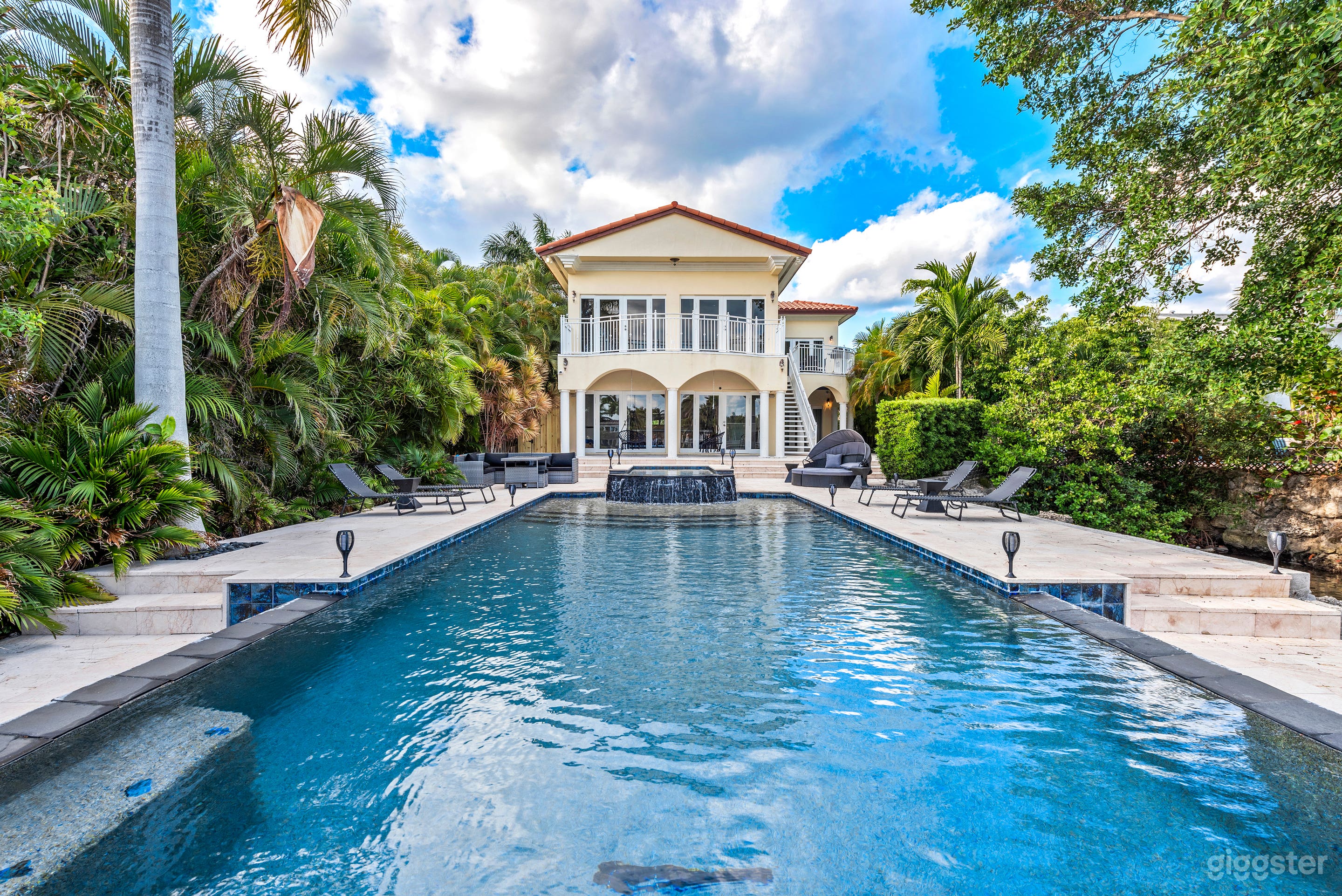 WATERFRONT PARADISE: VILLA CHANEL Photo 1