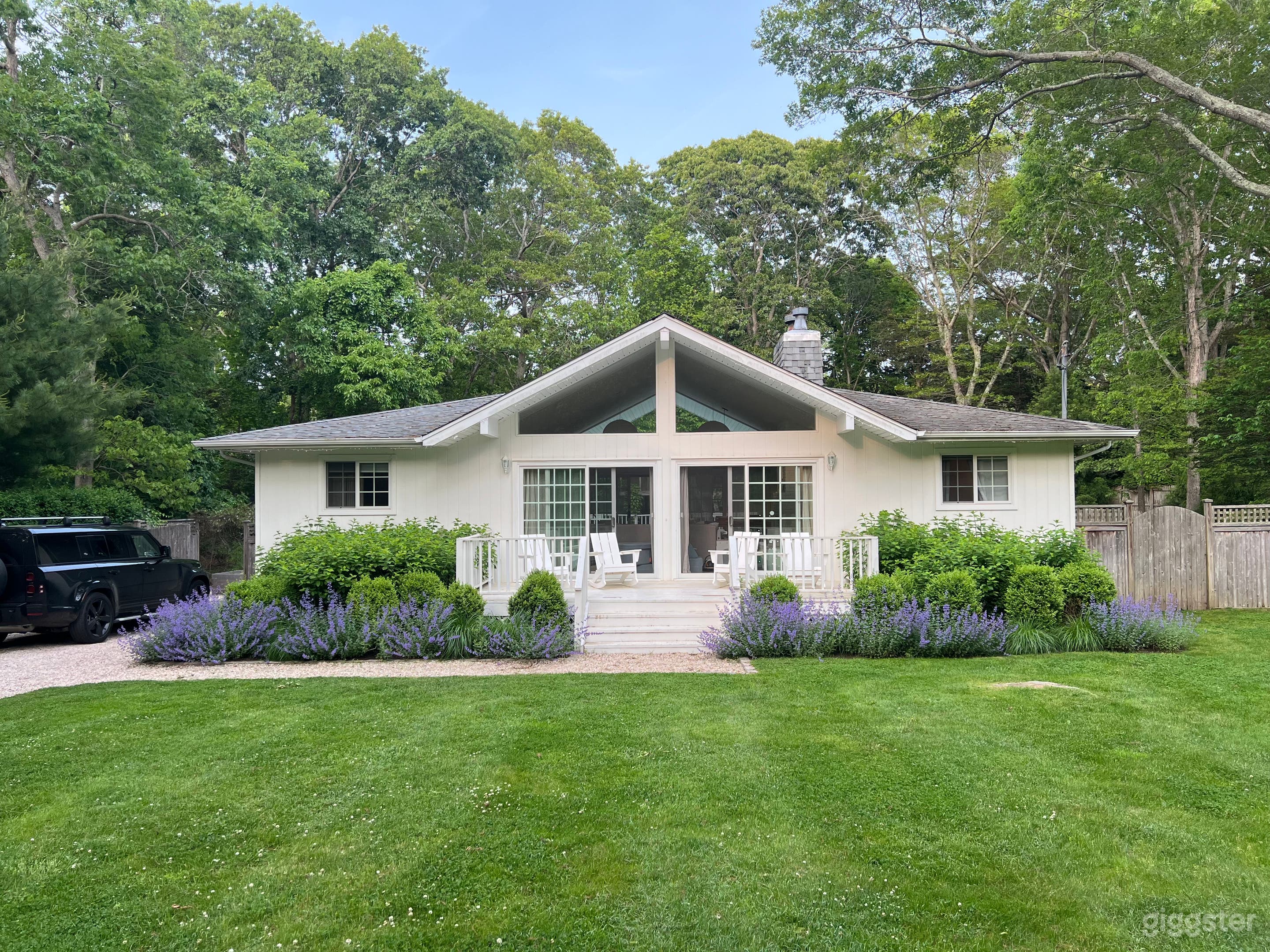Charming White Sun Drenched House Photo 3