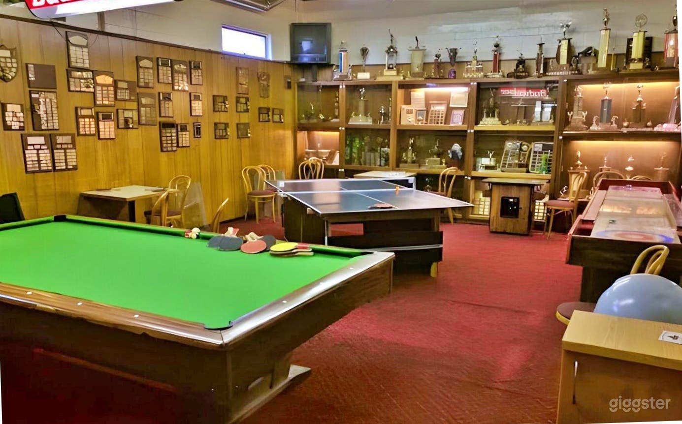 Classy Game Lounge Photo 2