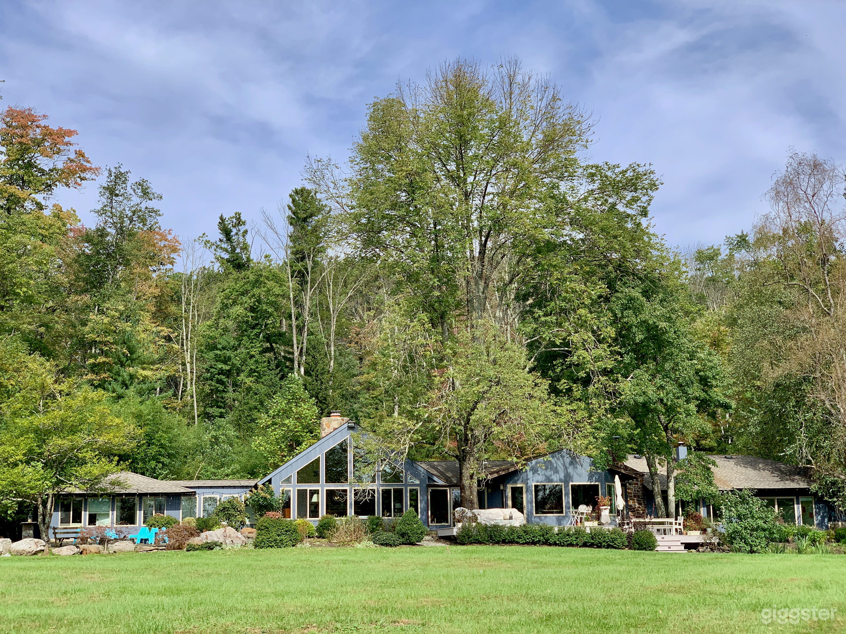 The ultimate Mid-Century home on 15 acres! Photo 4