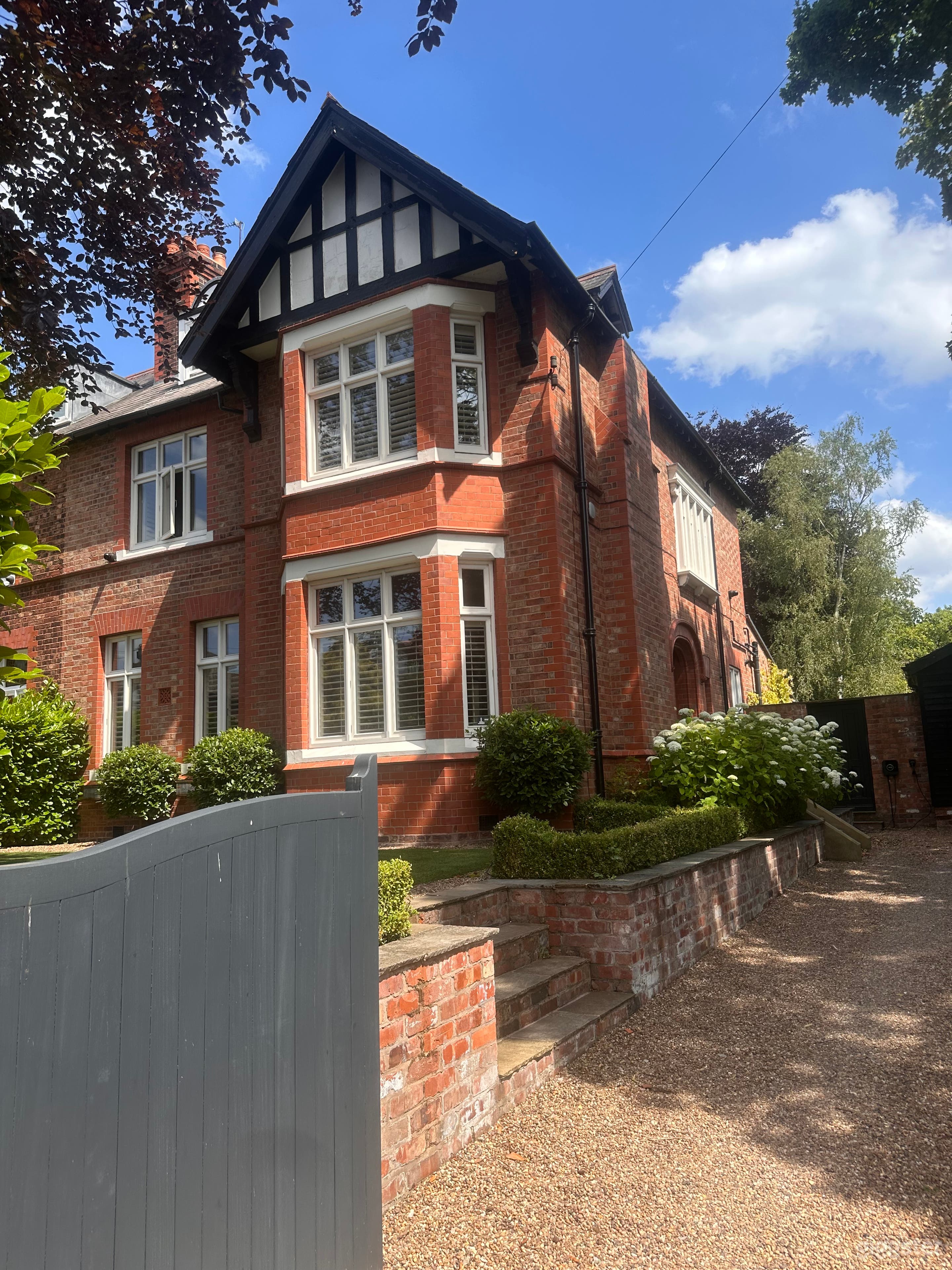 Edwardian Family Home with Cinematic Period Featur Photo 1