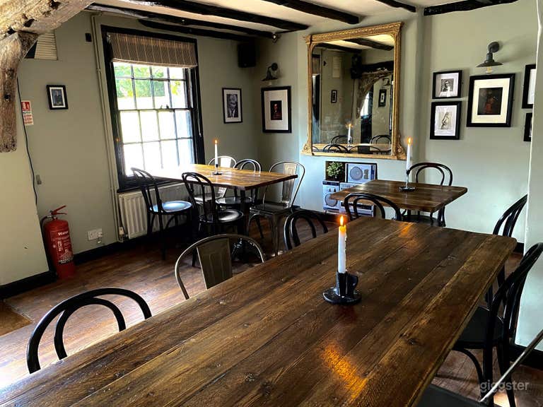  Old English pub built in 1736 
