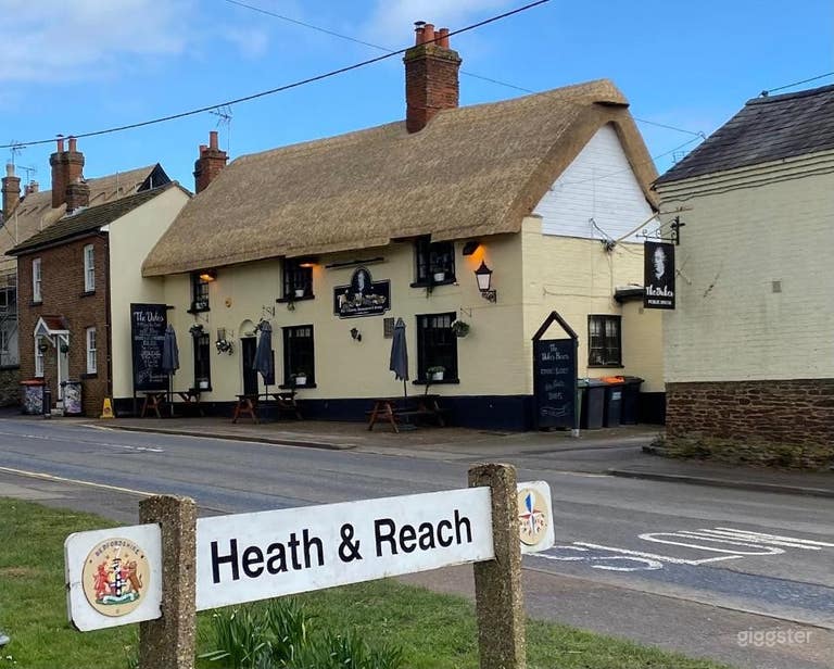  Old English pub built in 1736 