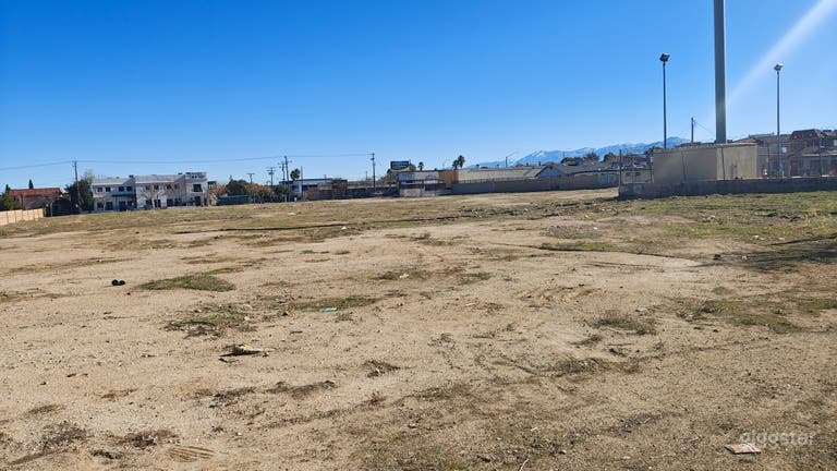  Open Space w/Natural Light 