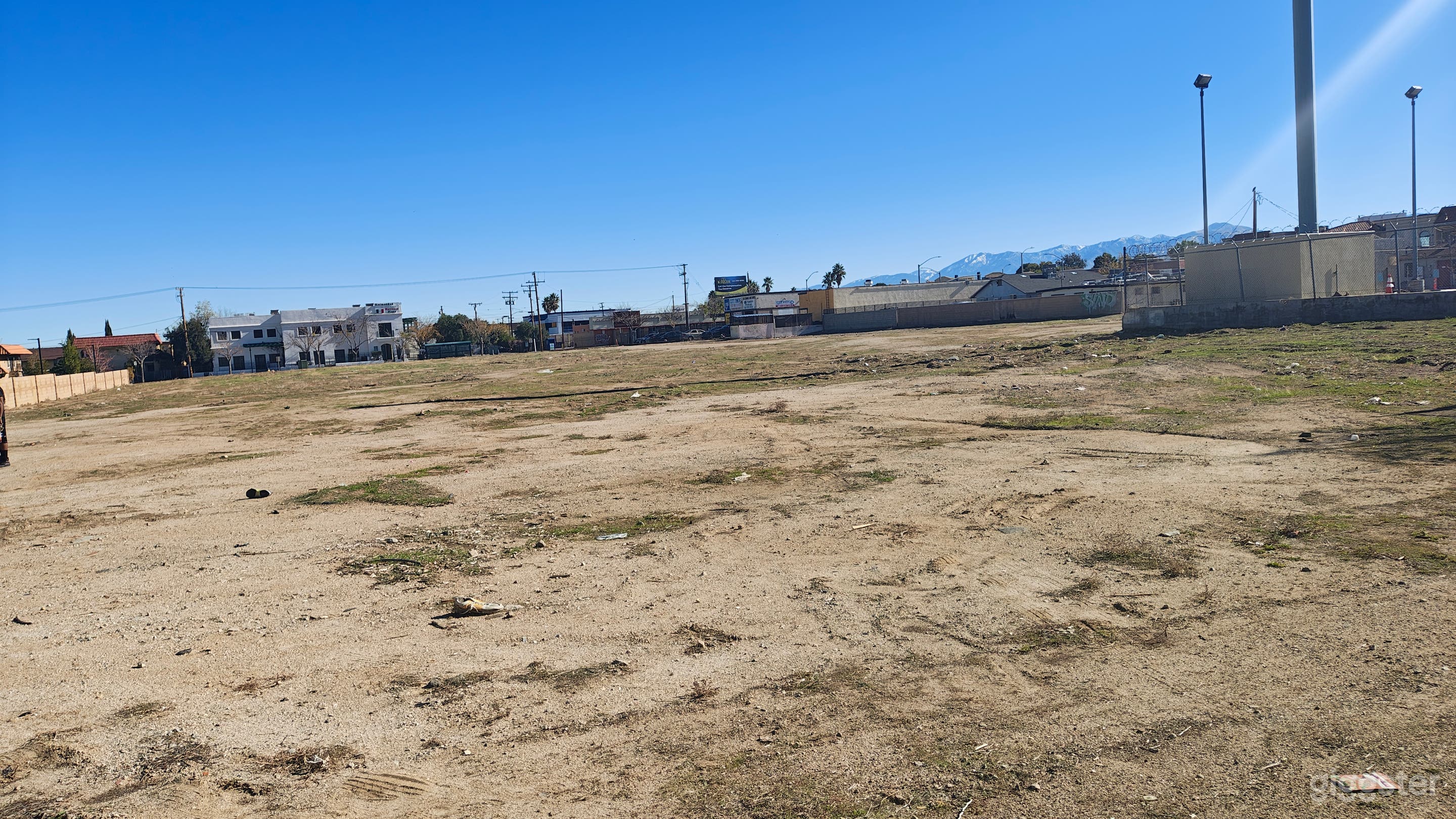 Open Space w/Natural Light Photo 4