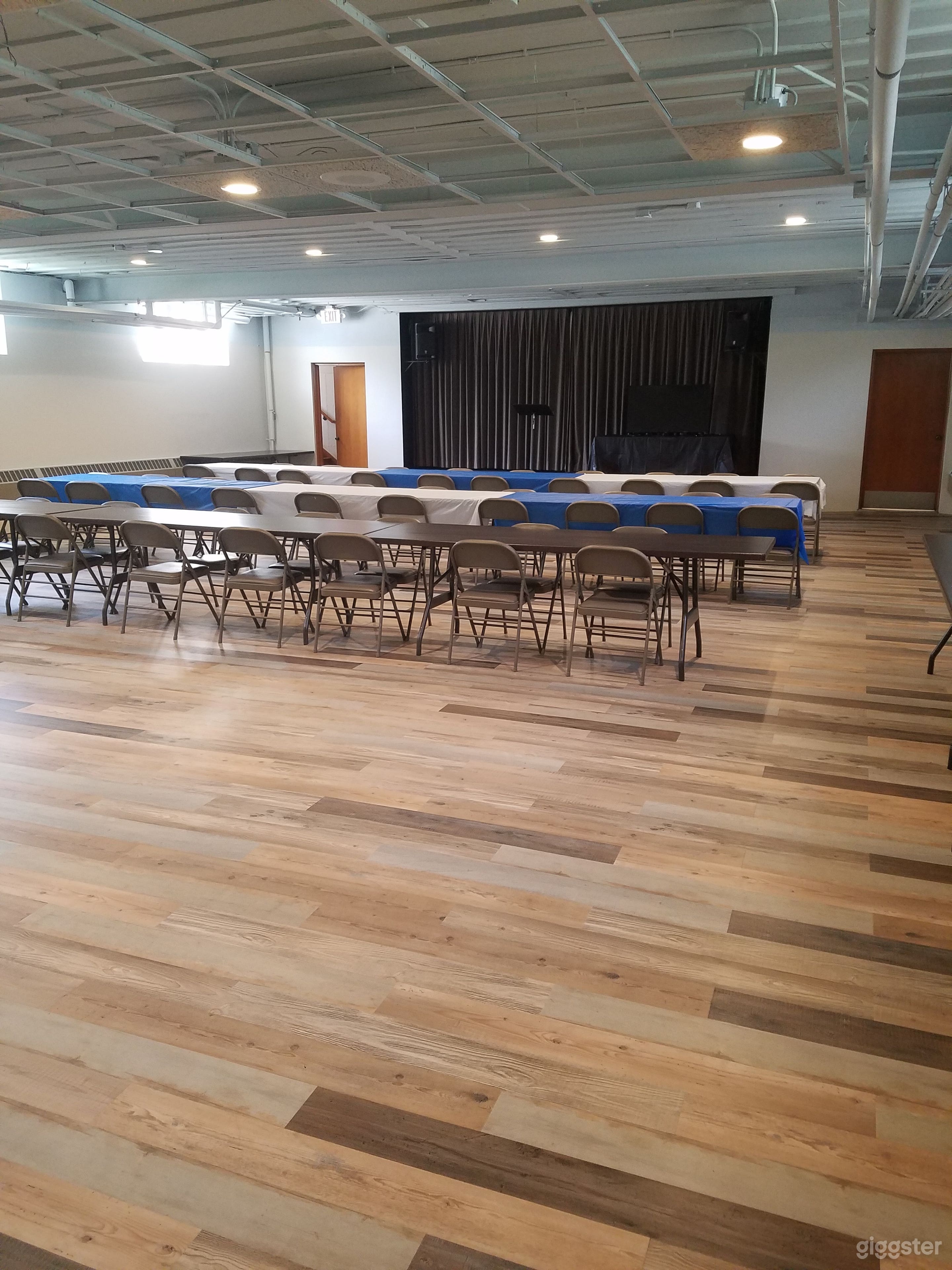 The Venue Room in Itasca Photo 3