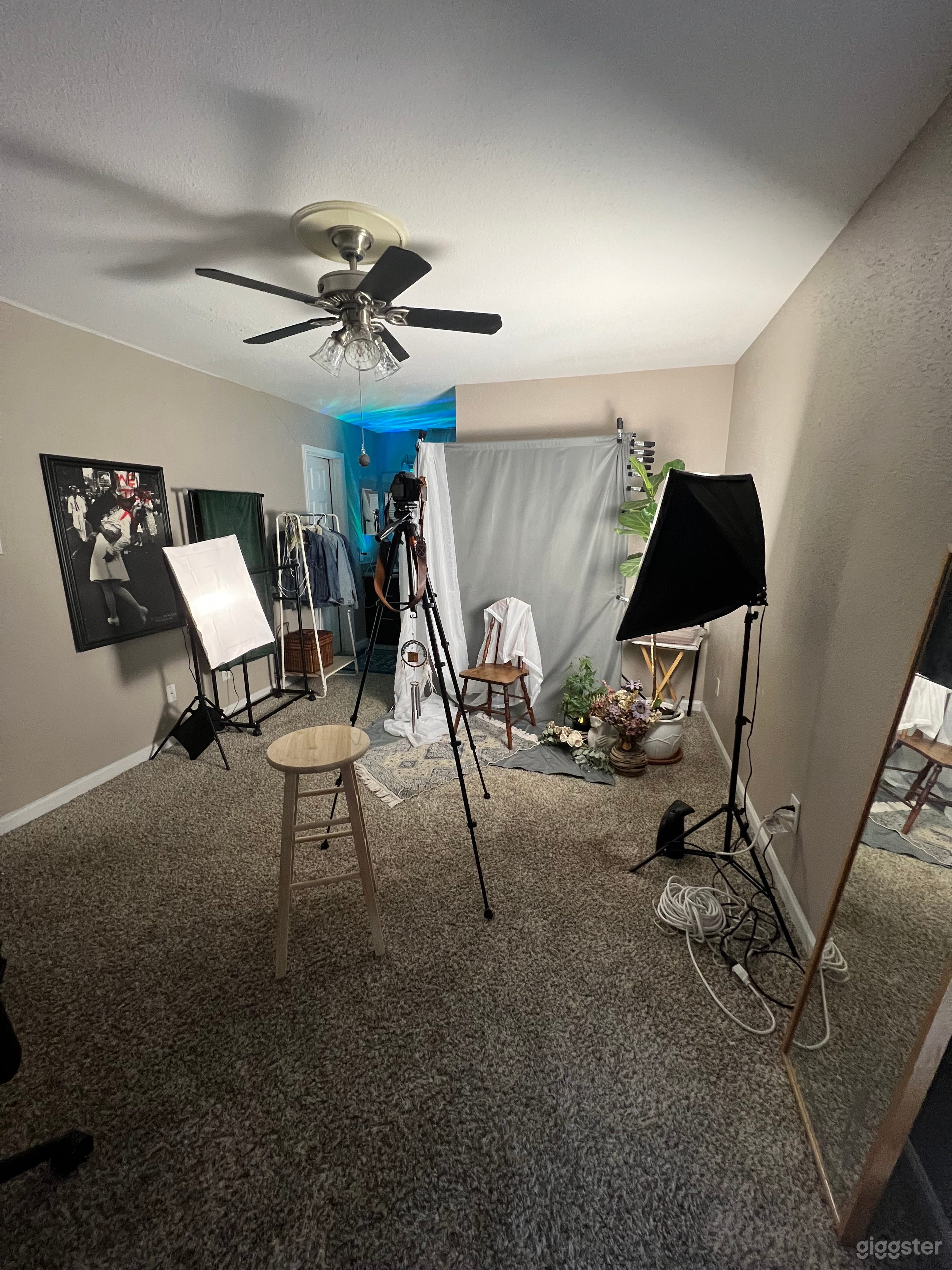 Eastside Apartment Photo Studio with Downtown View Photo 4