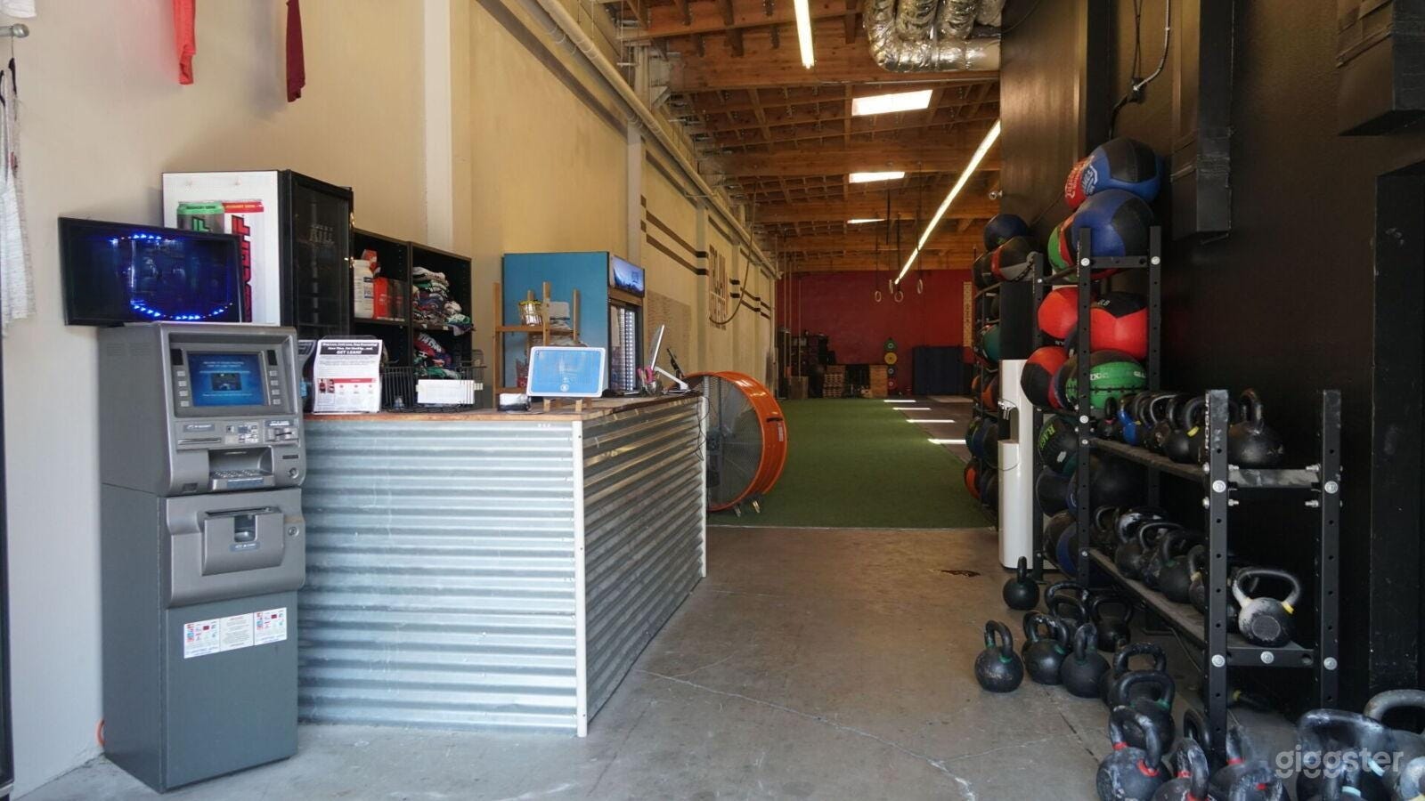 7000 sq Training gym in the Art District in LA fully stocked Photo 3
