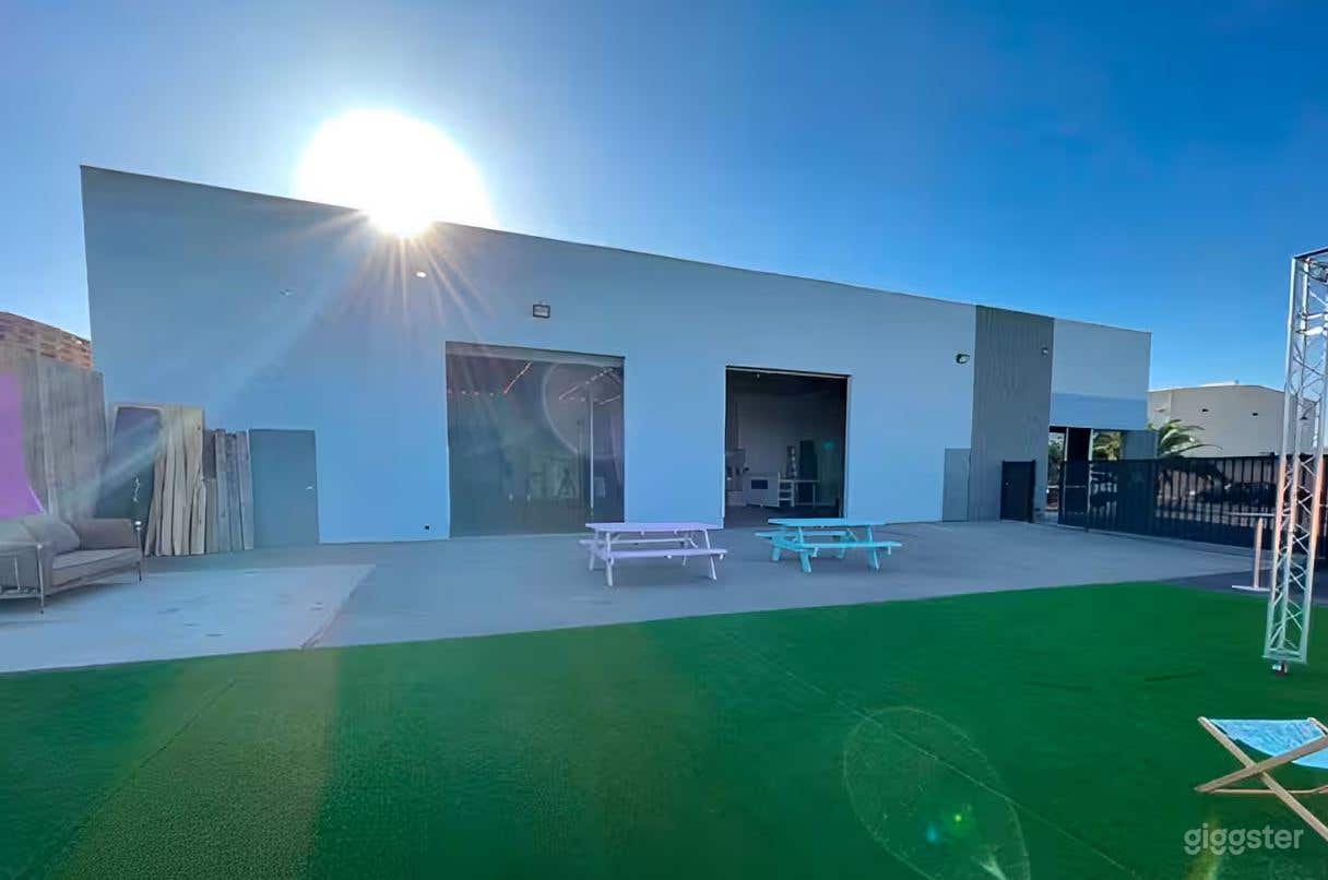 The Yard - Grass Cyclorama Photo 3