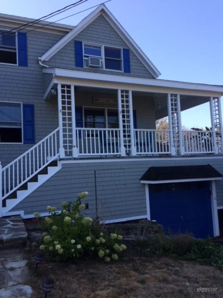 Charming Coastal Home with incredible waterviews Photo 3