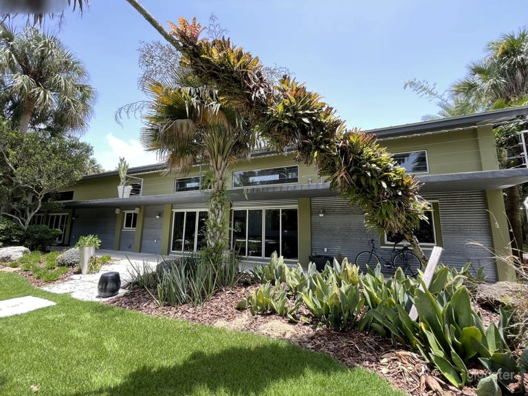  Tropical Lushly Landscaped Backyard w/Falls Miami 