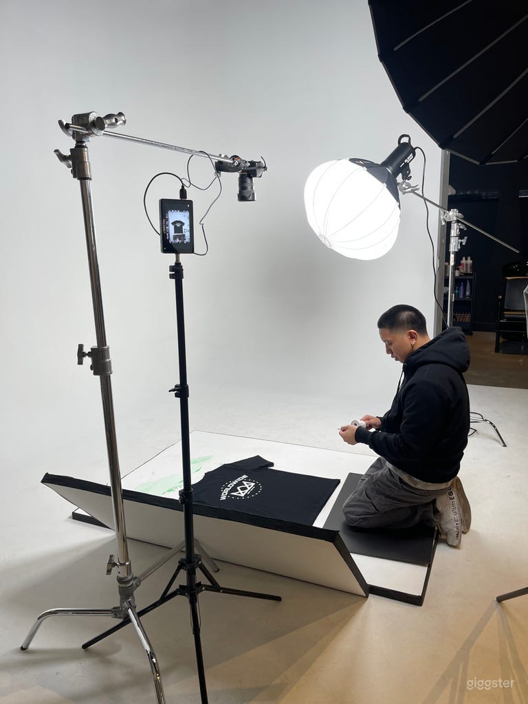  Cyclorama wall - KING & BATHURST 