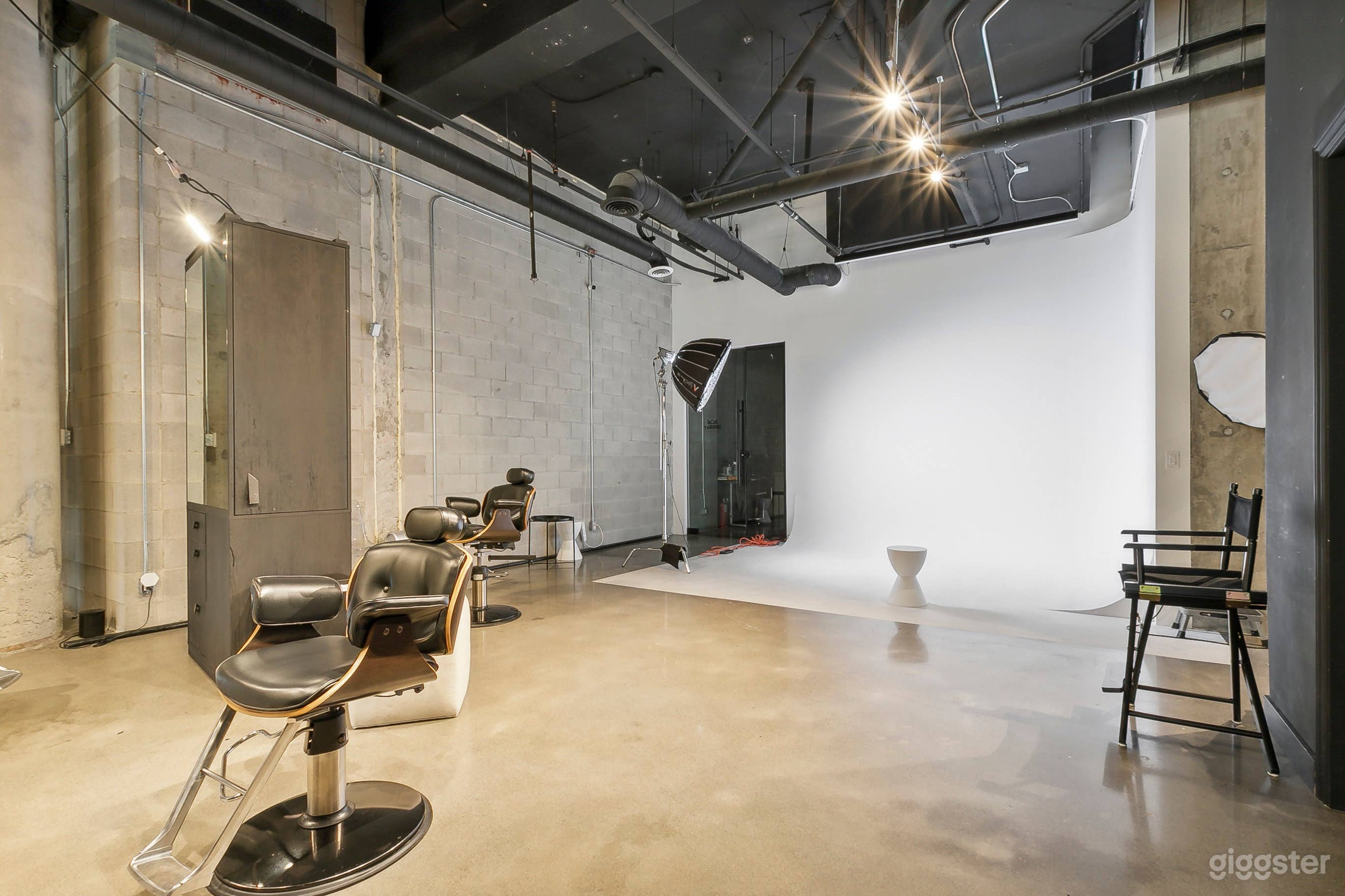 Cyclorama wall - KING & BATHURST Photo 3