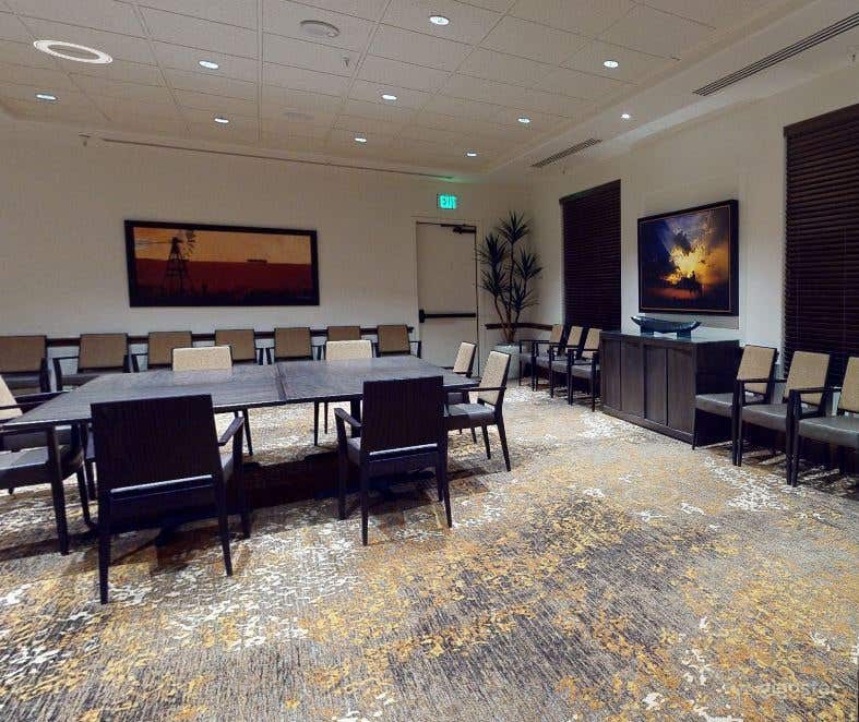 Medina room Resort in Denton Photo 1