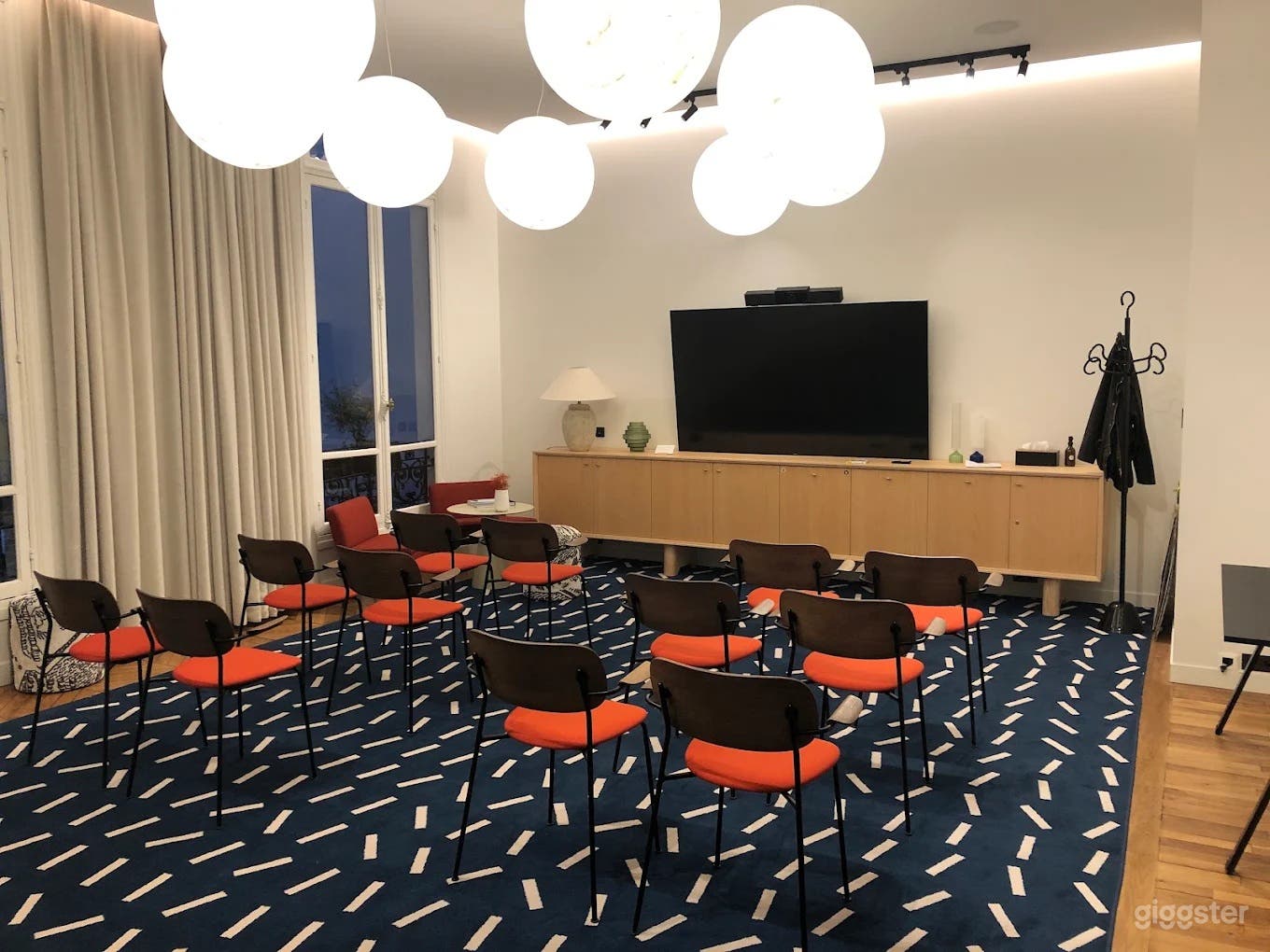 Photo de La Moon | Salle de conseil pour 30 4