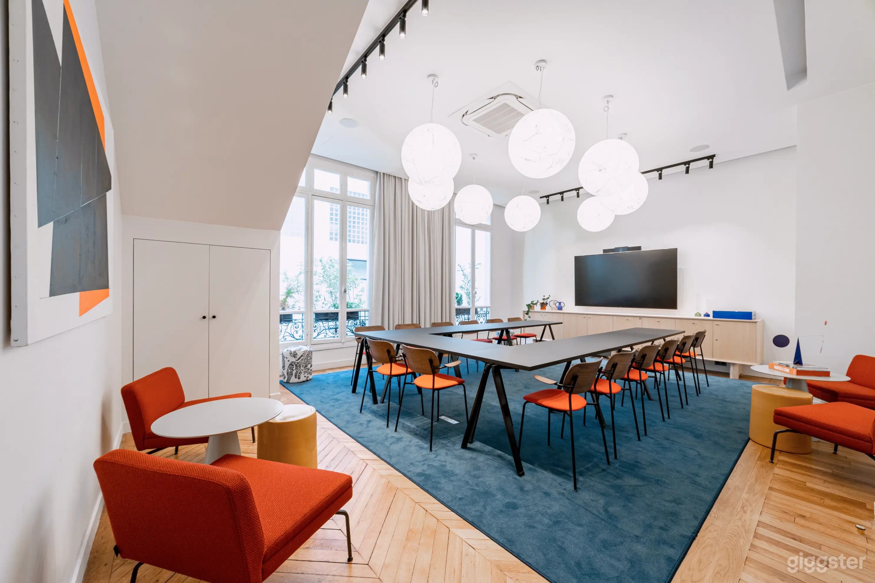 Photo de La Moon | Salle de conseil pour 30 3