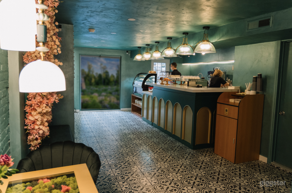 Charming Cafe in the heart of Manhattan Photo 3