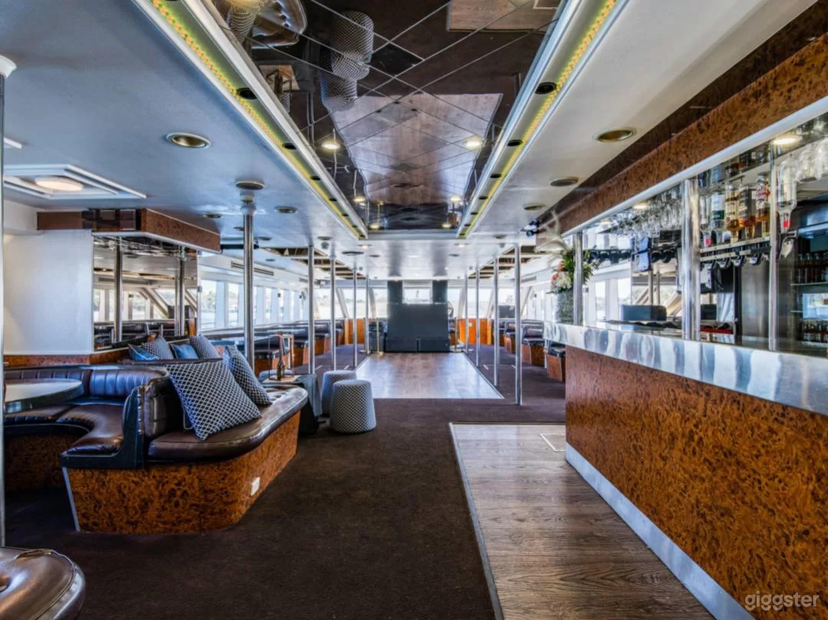 CONSTELLATION Photo 2