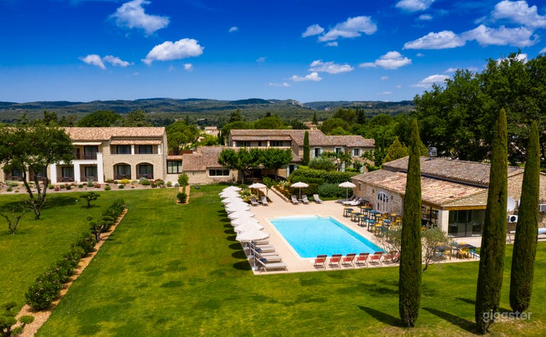  Charming dry-stone farmhouse in the heart of a large park 