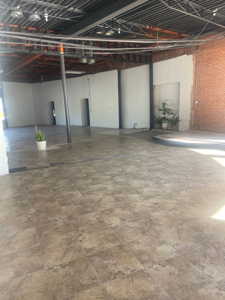  Urban Modern Event Space 