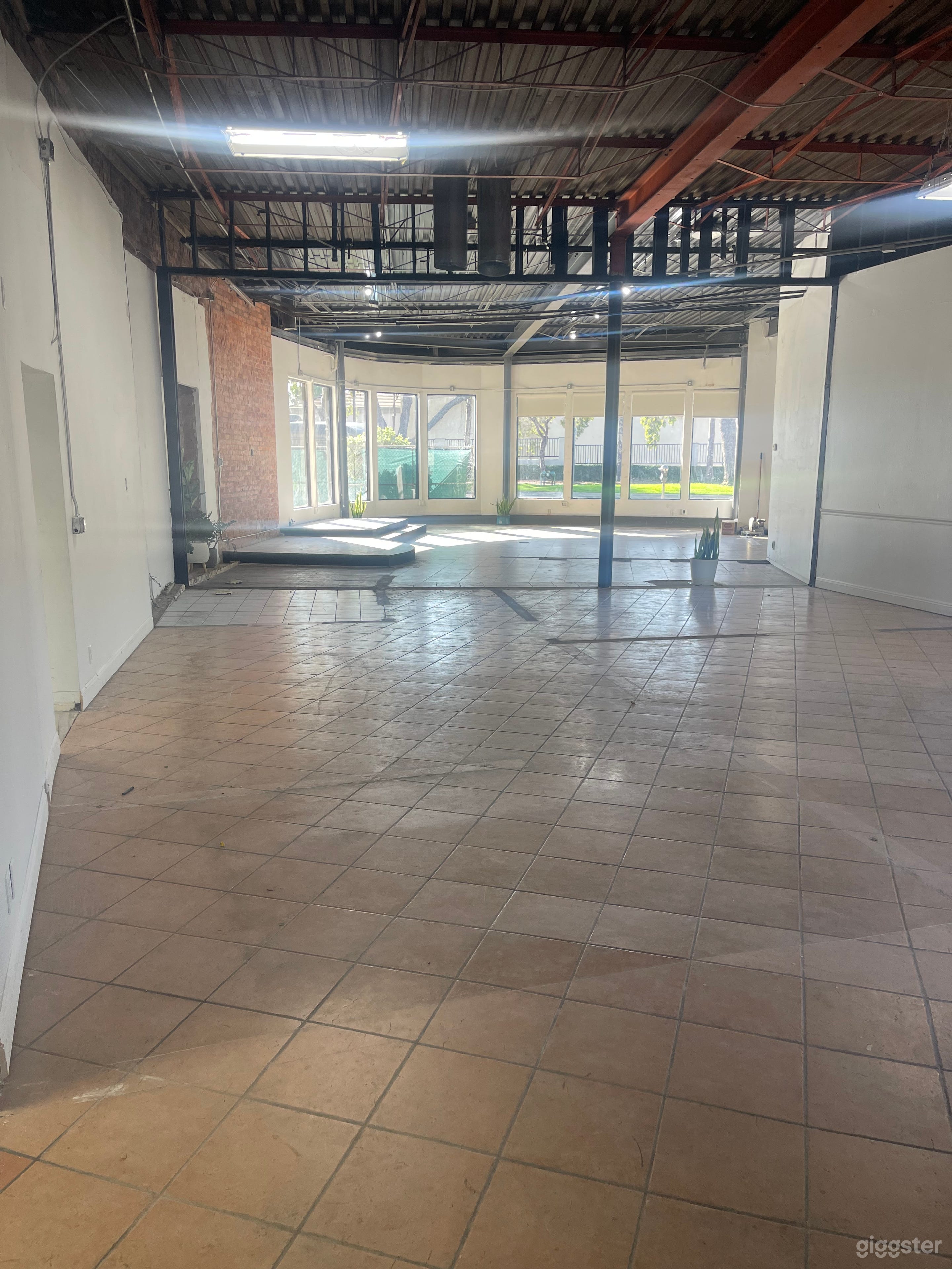 Urban Modern Event Space Photo 2