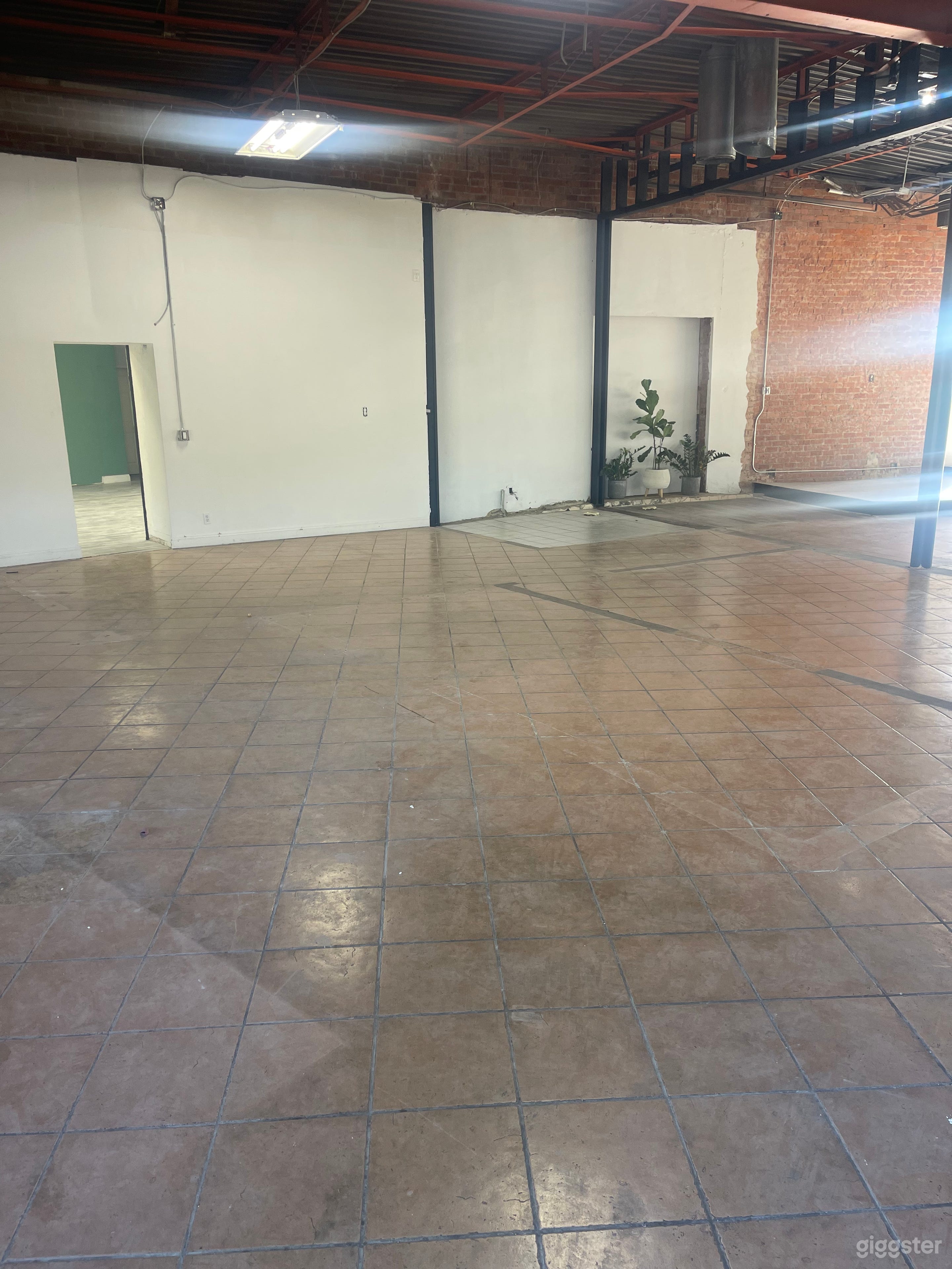 Urban Modern Event Space Photo 3