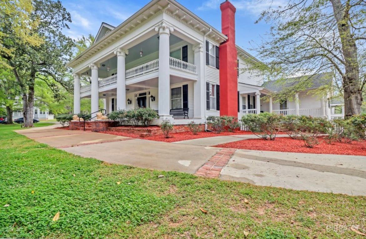 Main plantation home