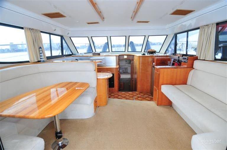  45ft Luxury Cruiser Designed Boat Hire 