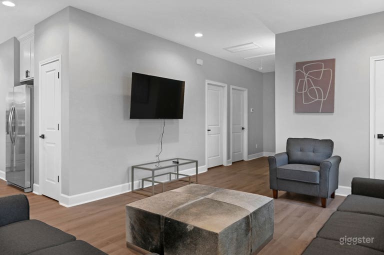  Versatile 6BR Filming House | Open Layout for TV, Movies & V 