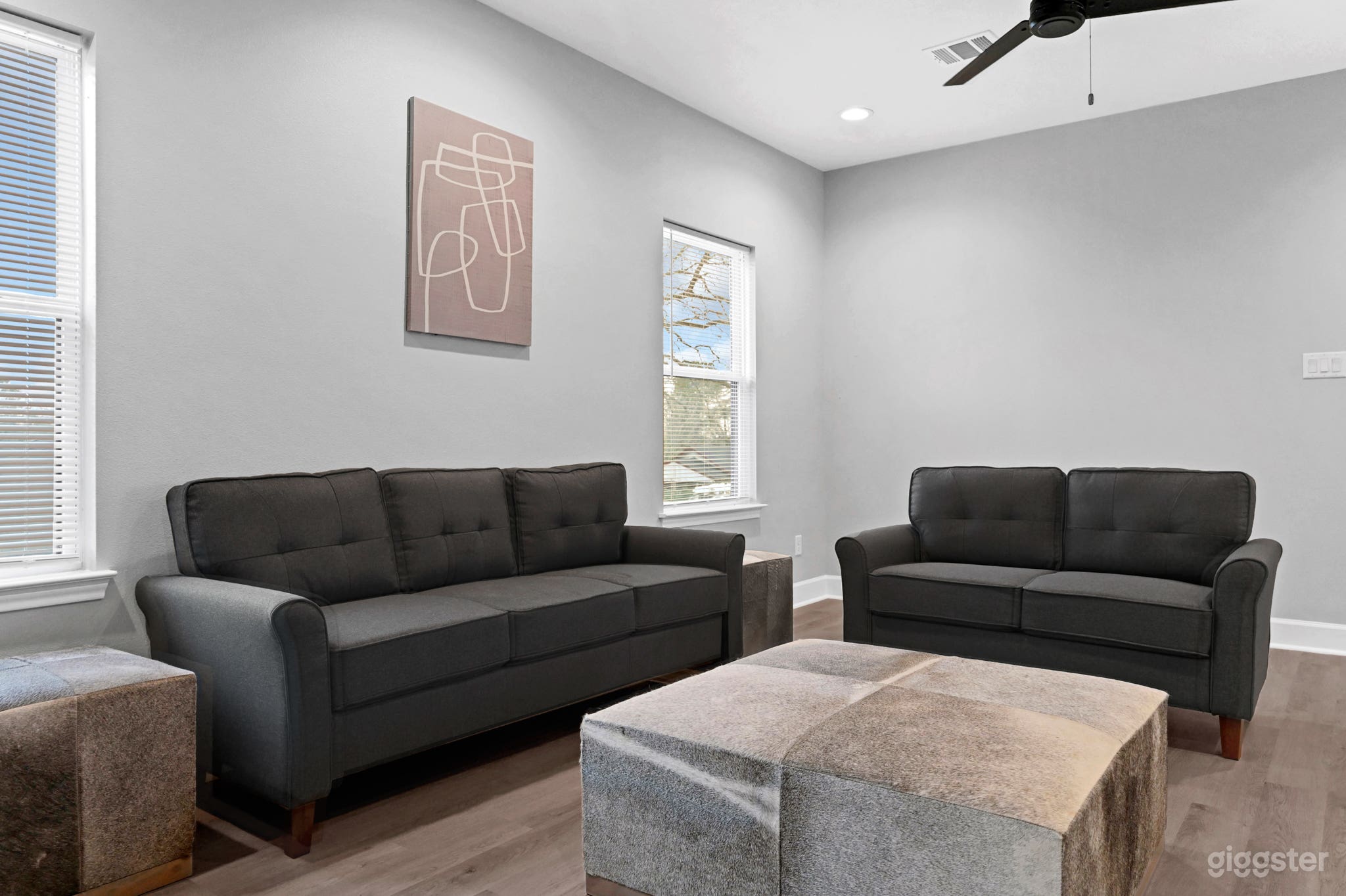 Versatile 6BR Filming House | Open Layout for TV, Movies &amp; V Photo 3