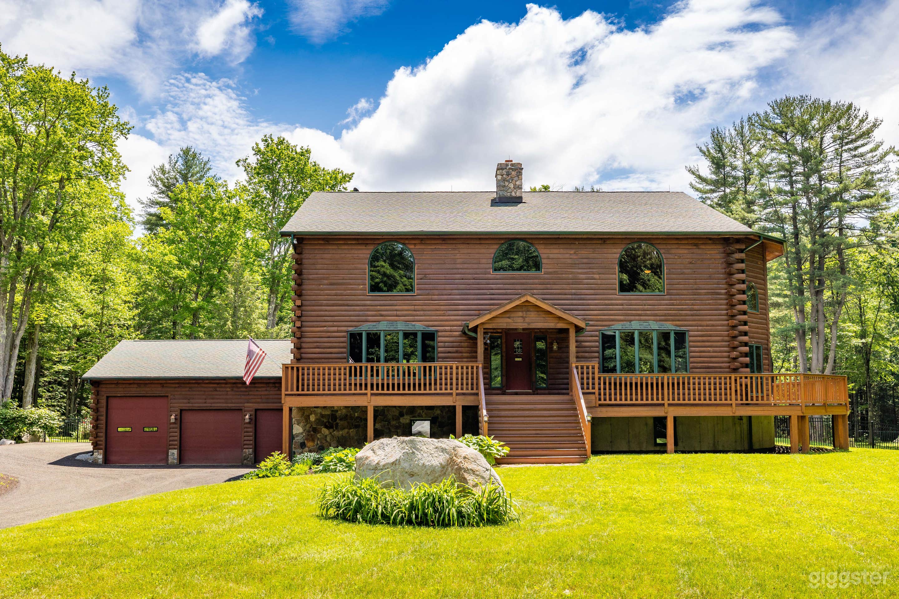 7000sf Log Cabin w\Excellent Privacy and Capacity! Photo 3