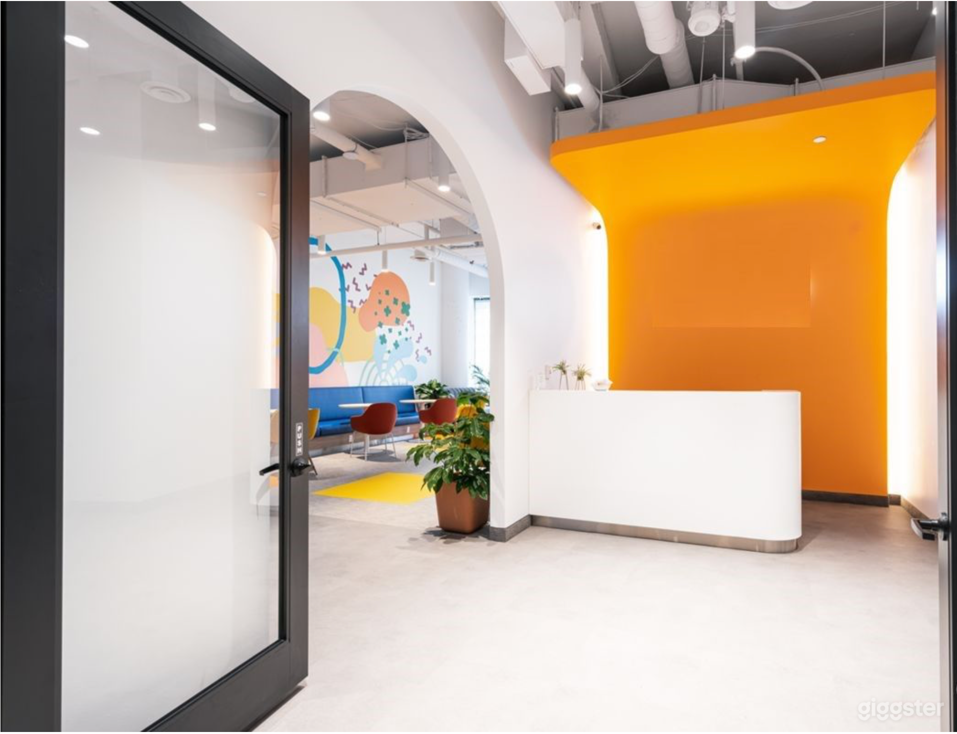 Toronto DT Convenient Large Training Room Photo 3