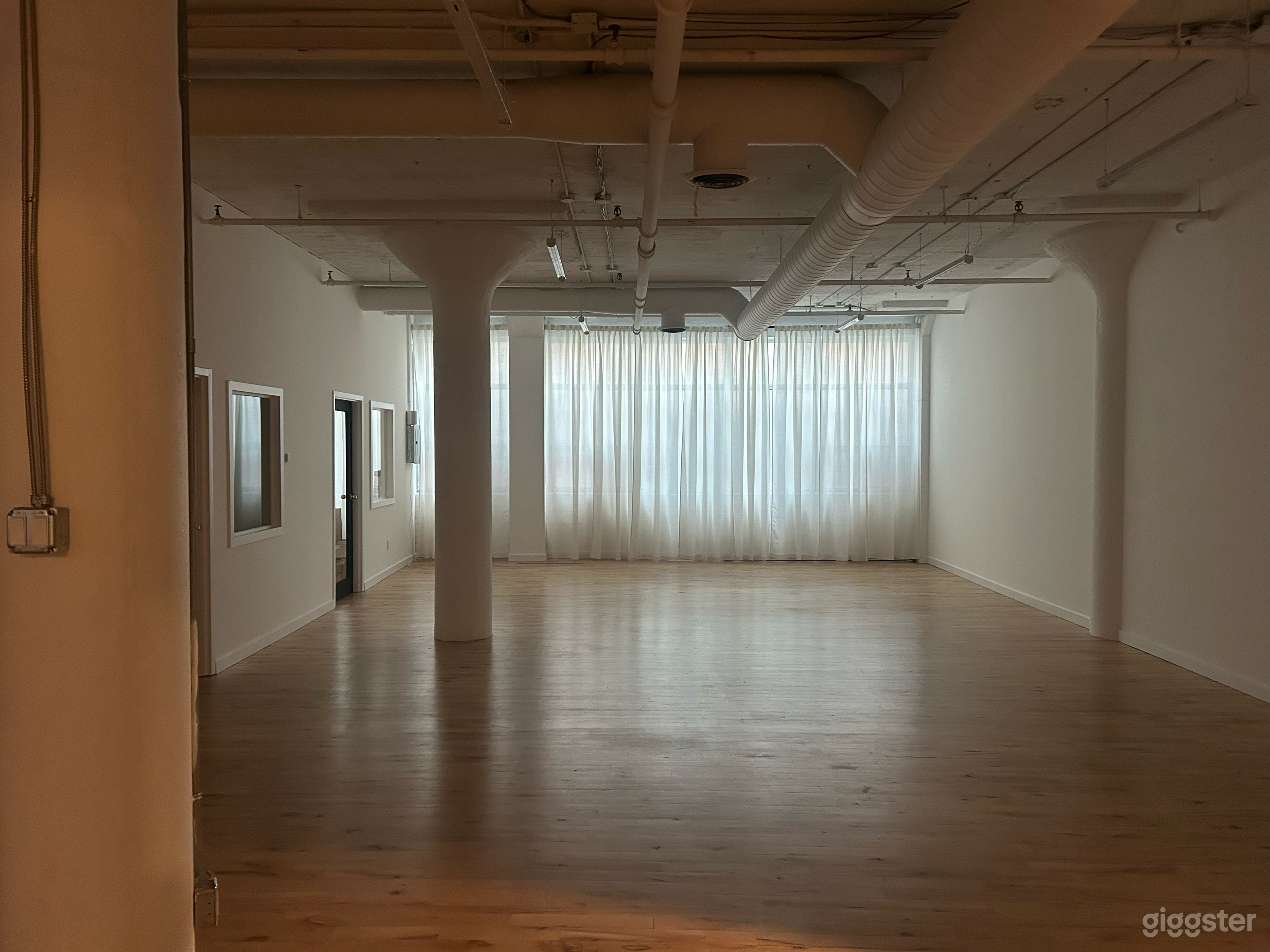 Boutique Pilates and Yoga Studio Downtown Toronto Photo 2