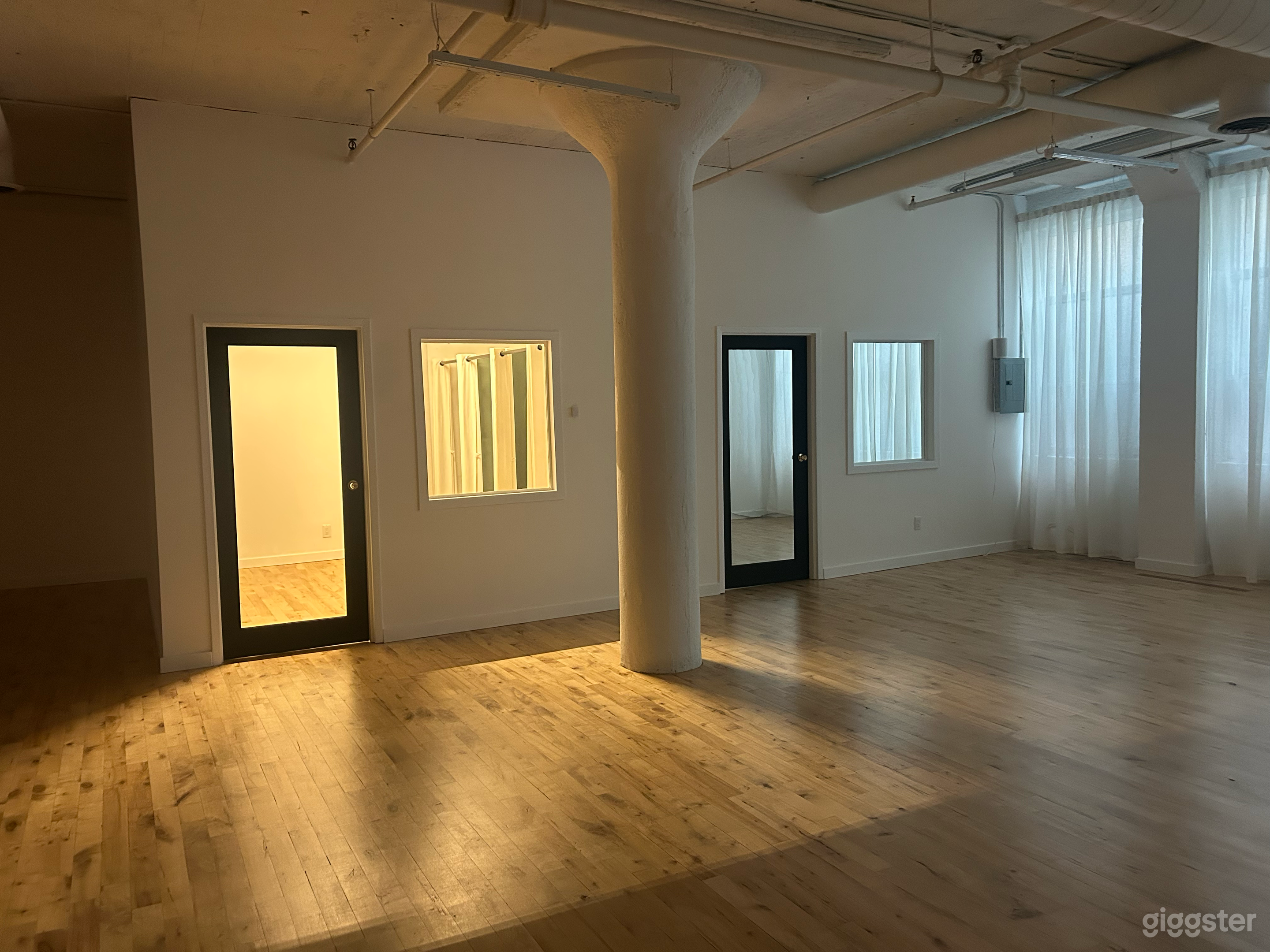 Boutique Pilates and Yoga Studio Downtown Toronto Photo 4