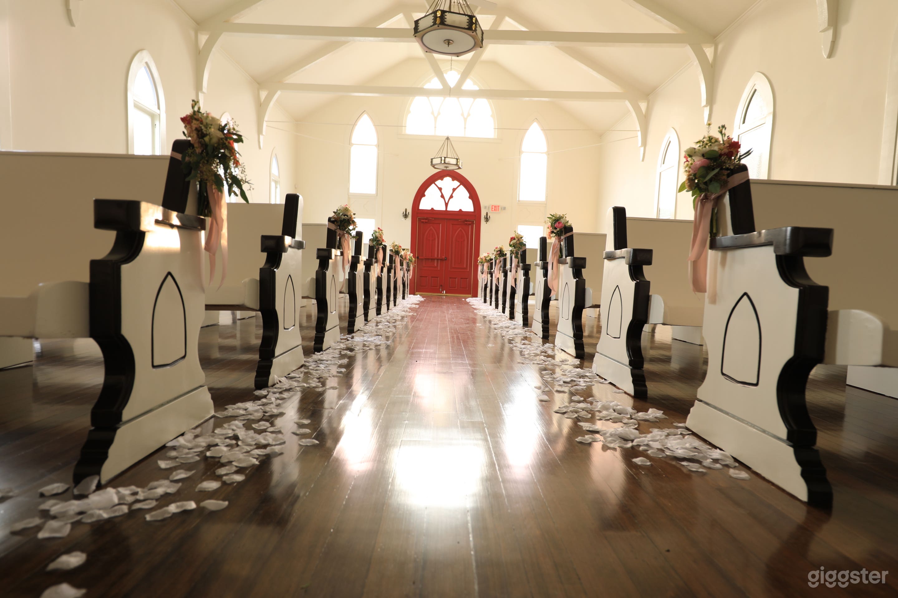 The Little White Church Photo 2