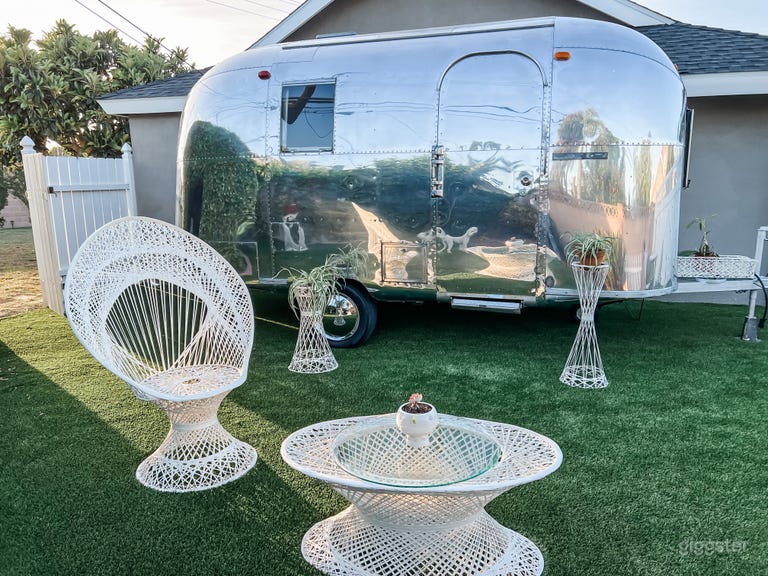  Airstream and Side Yard - Perfect for Photoshoots or Small Events 