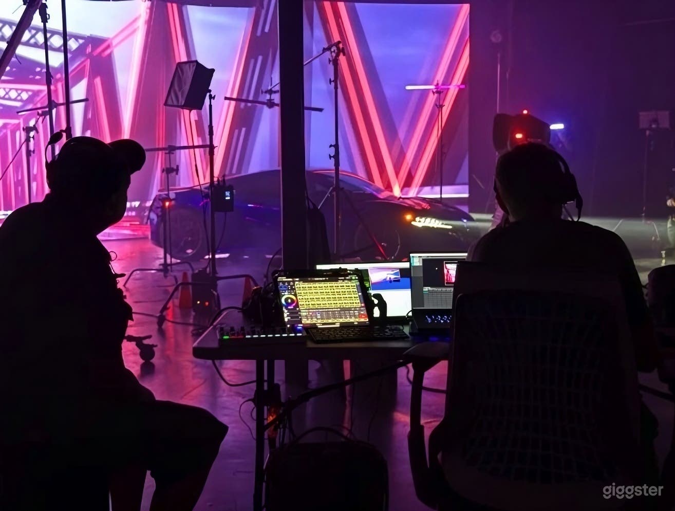 3 Production Studios with Warehouse & Ample Parking Photo 3